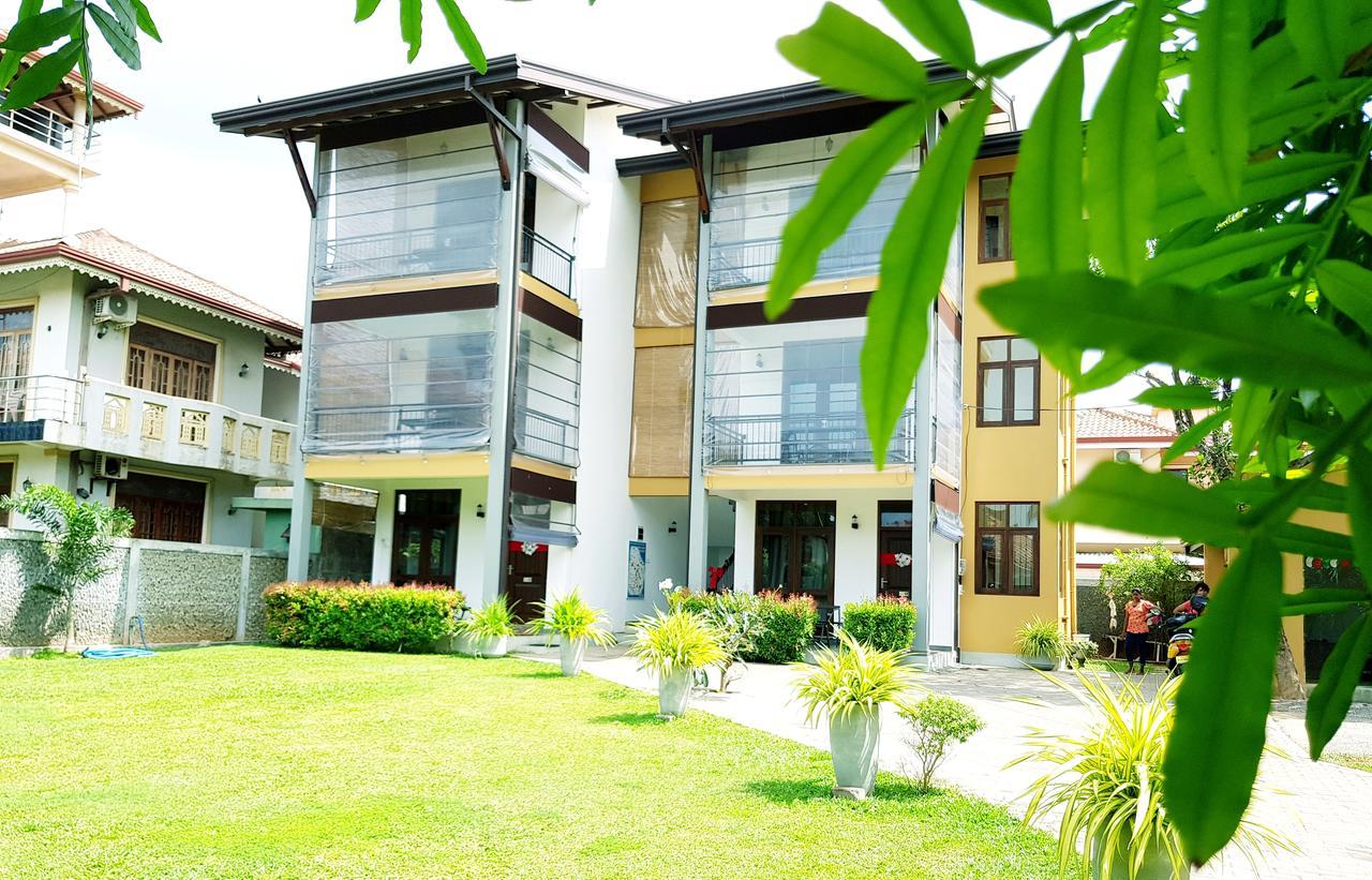 Sea Breeze Deluxe Inn Negombo Eksteriør billede
