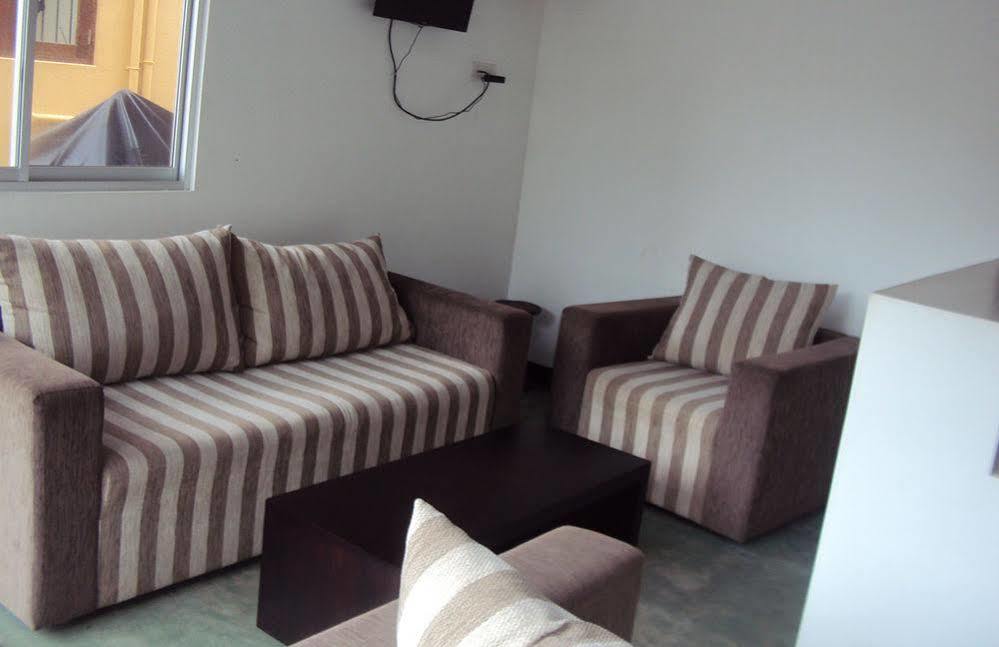 Sea Breeze Deluxe Inn Negombo Eksteriør billede